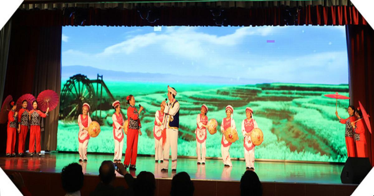桑植民歌表演唱《郎在高山打一望》